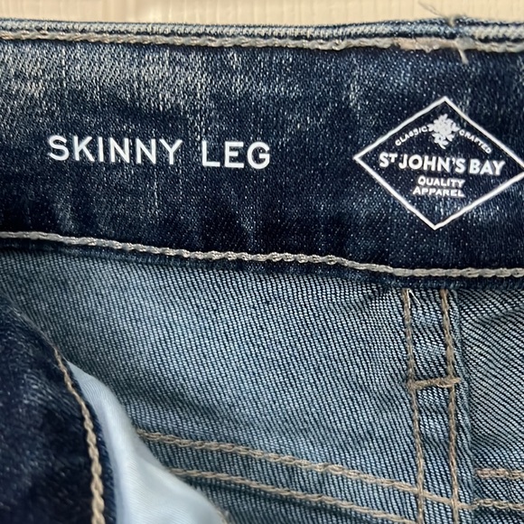 St John’s Bay Embroidered Skinny Jeans.  Size 10 - Picture 9 of 12